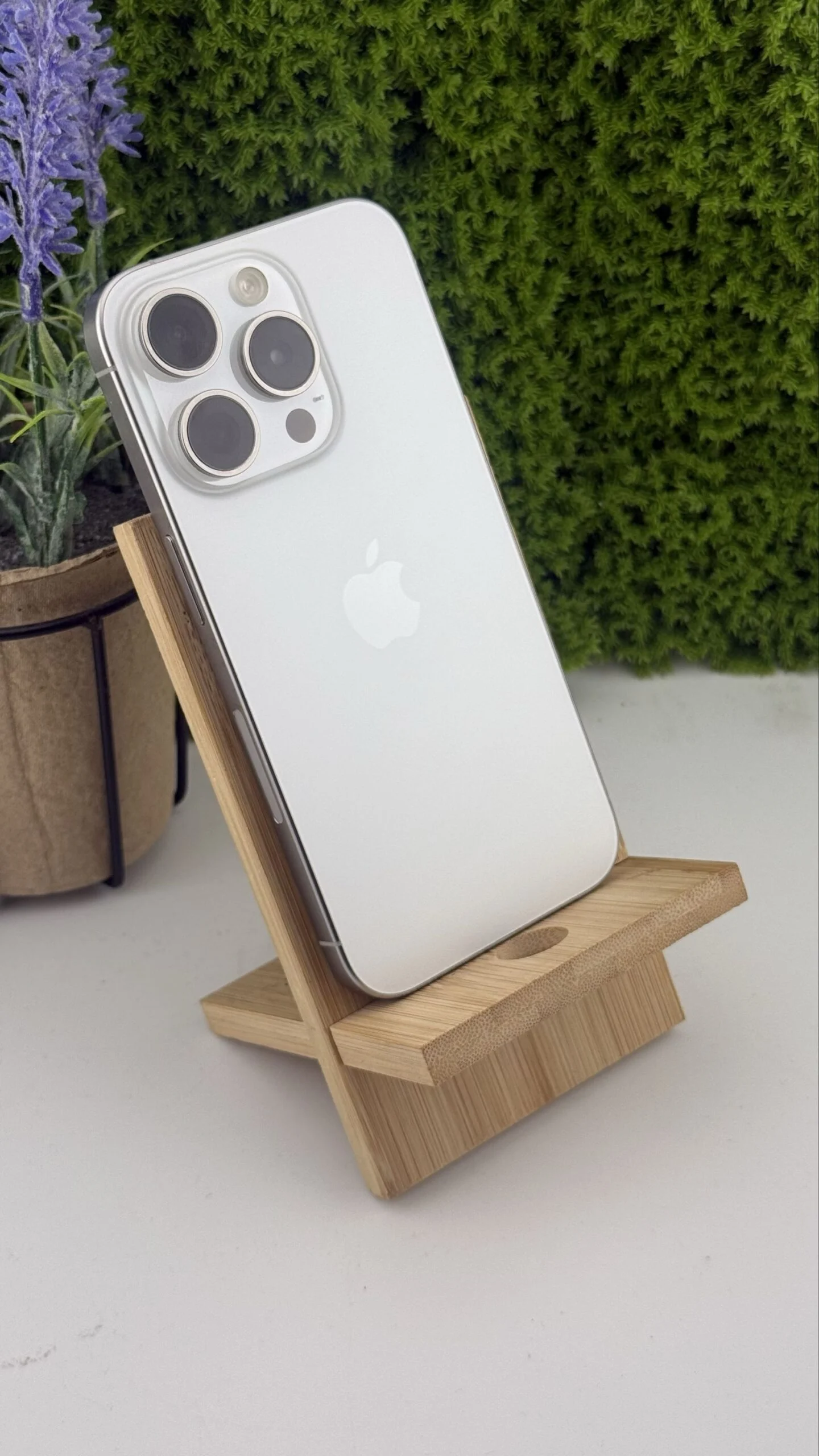 iPhone 15 Pro 128 GB White Titanium - zdjęcie 2