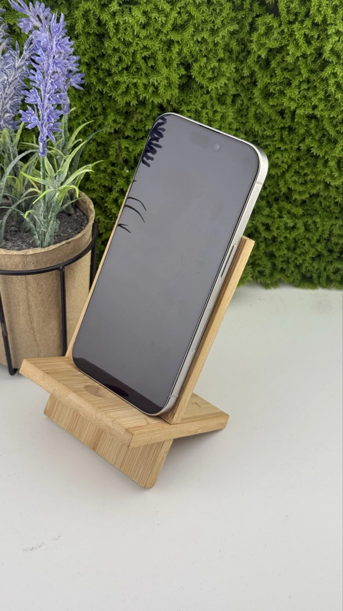 iPhone 15 Pro 128 GB White Titanium - zdjęcie 4