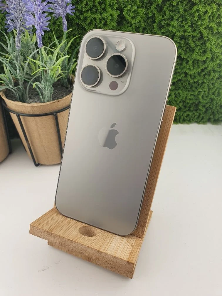 iPhone 15 Pro 256 GB Natural Titanium - zdjęcie 2