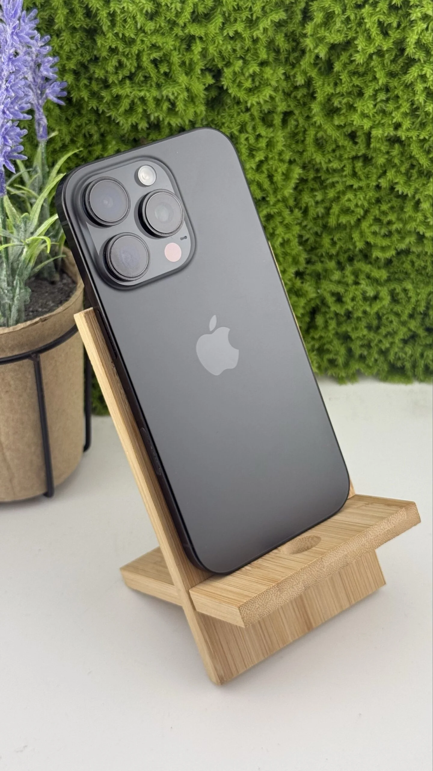 iPhone 16 Pro 128 GB Black Titanium - zdjęcie 2