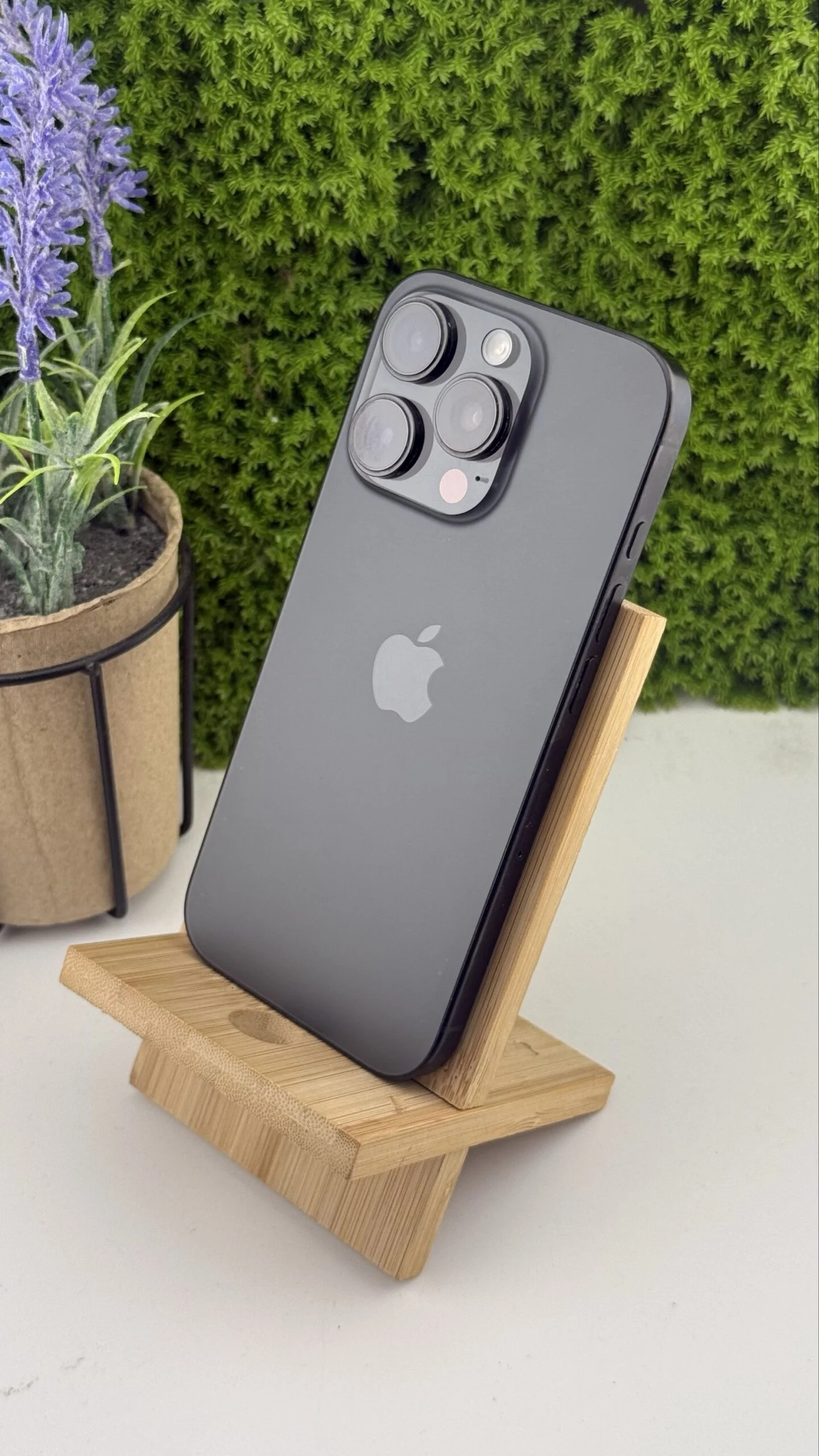 iPhone 16 Pro 128 GB Black Titanium - zdjęcie 3