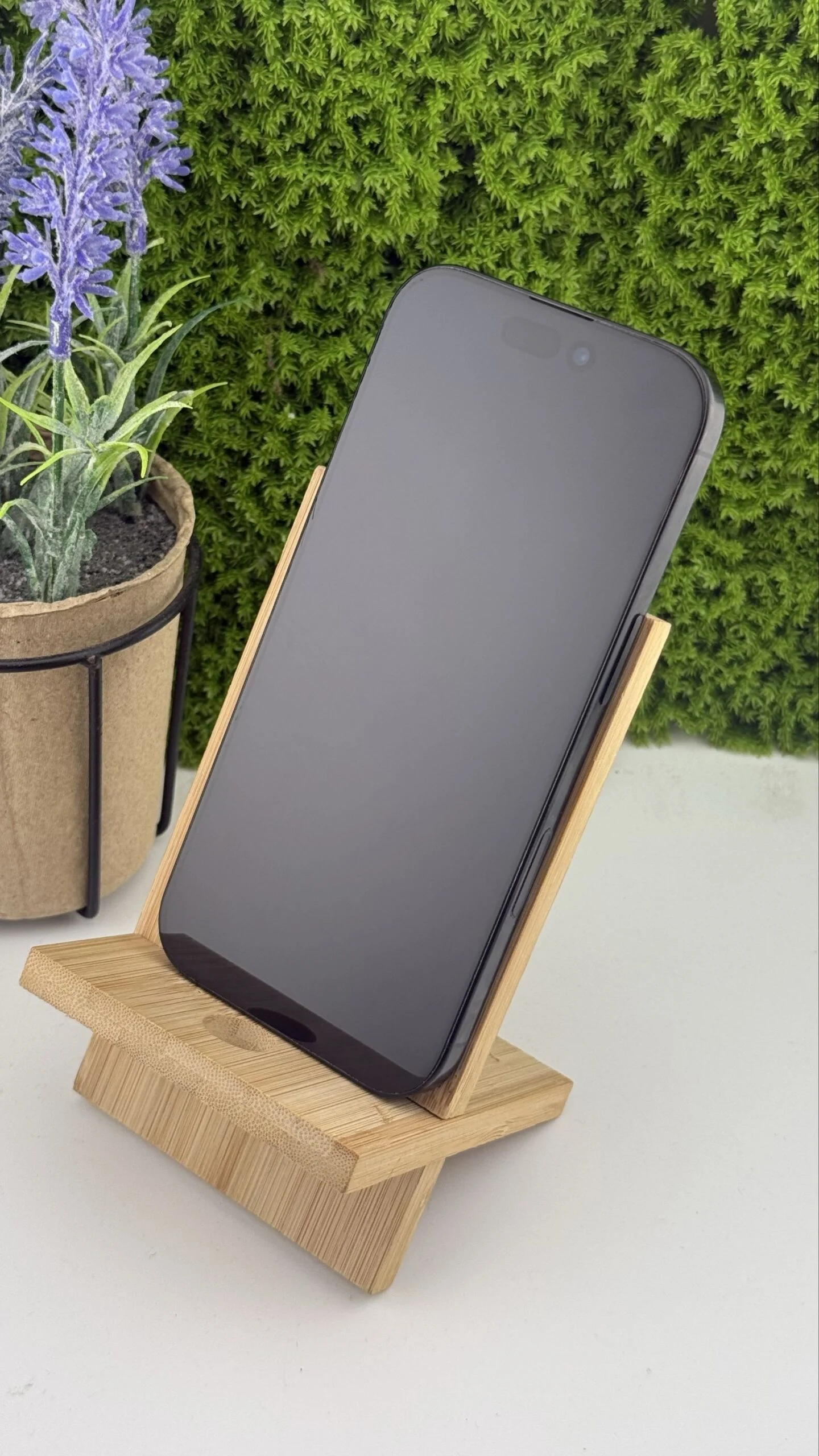 iPhone 16 Pro 128 GB Black Titanium - zdjęcie 4