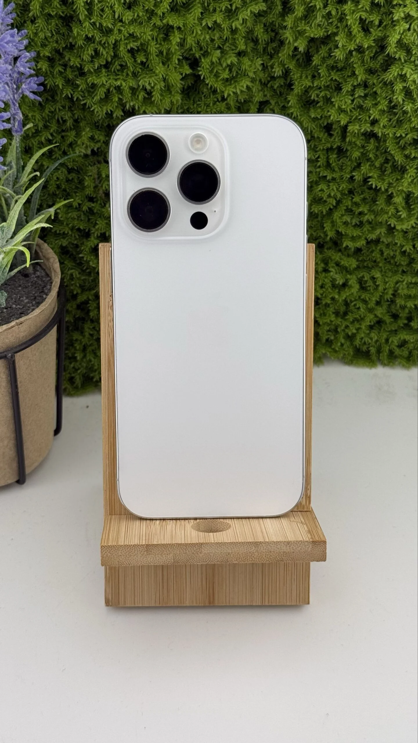 iPhone 16 Pro 128 GB White Titanium