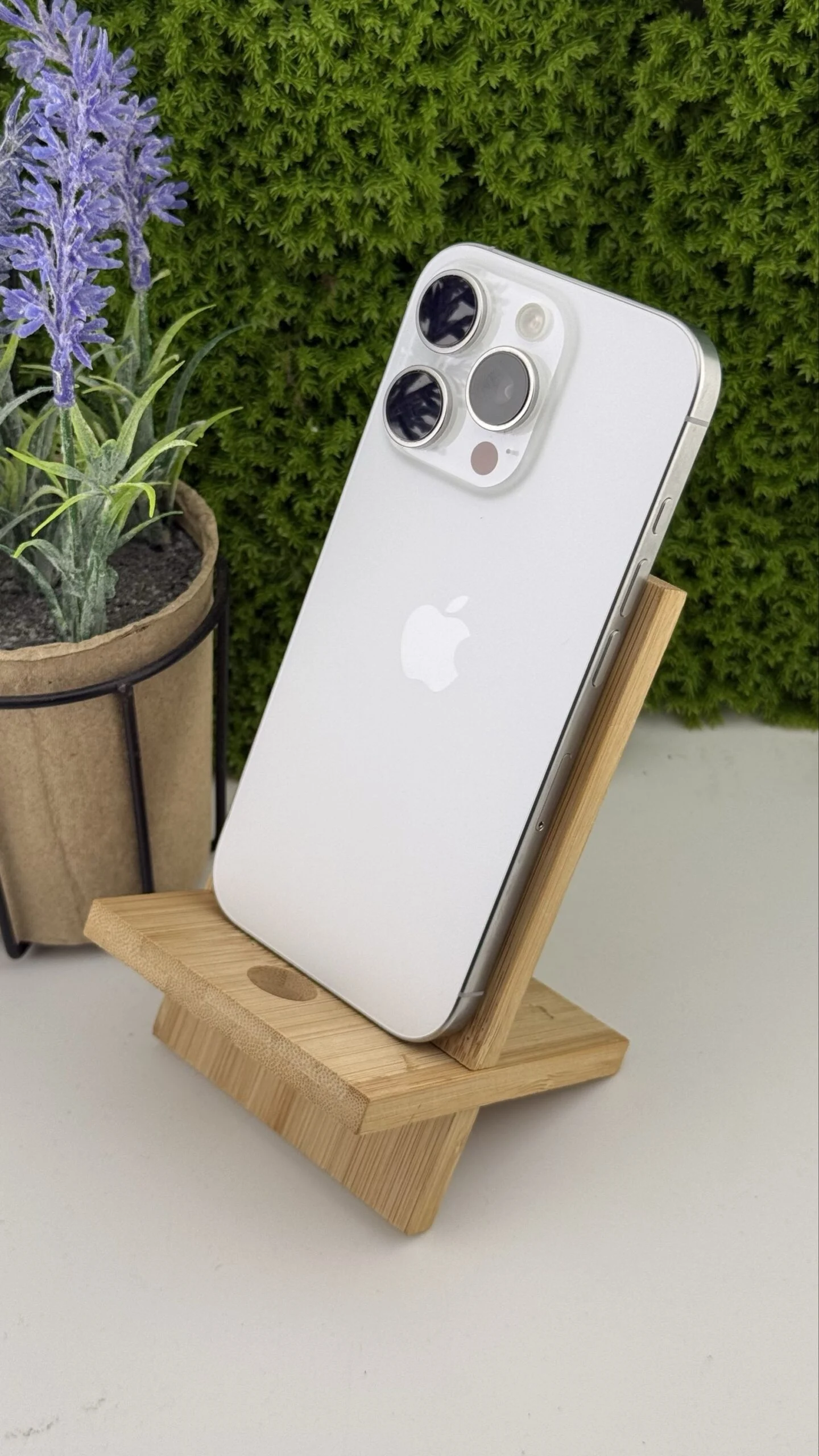 iPhone 16 Pro 128 GB White Titanium - zdjęcie 3
