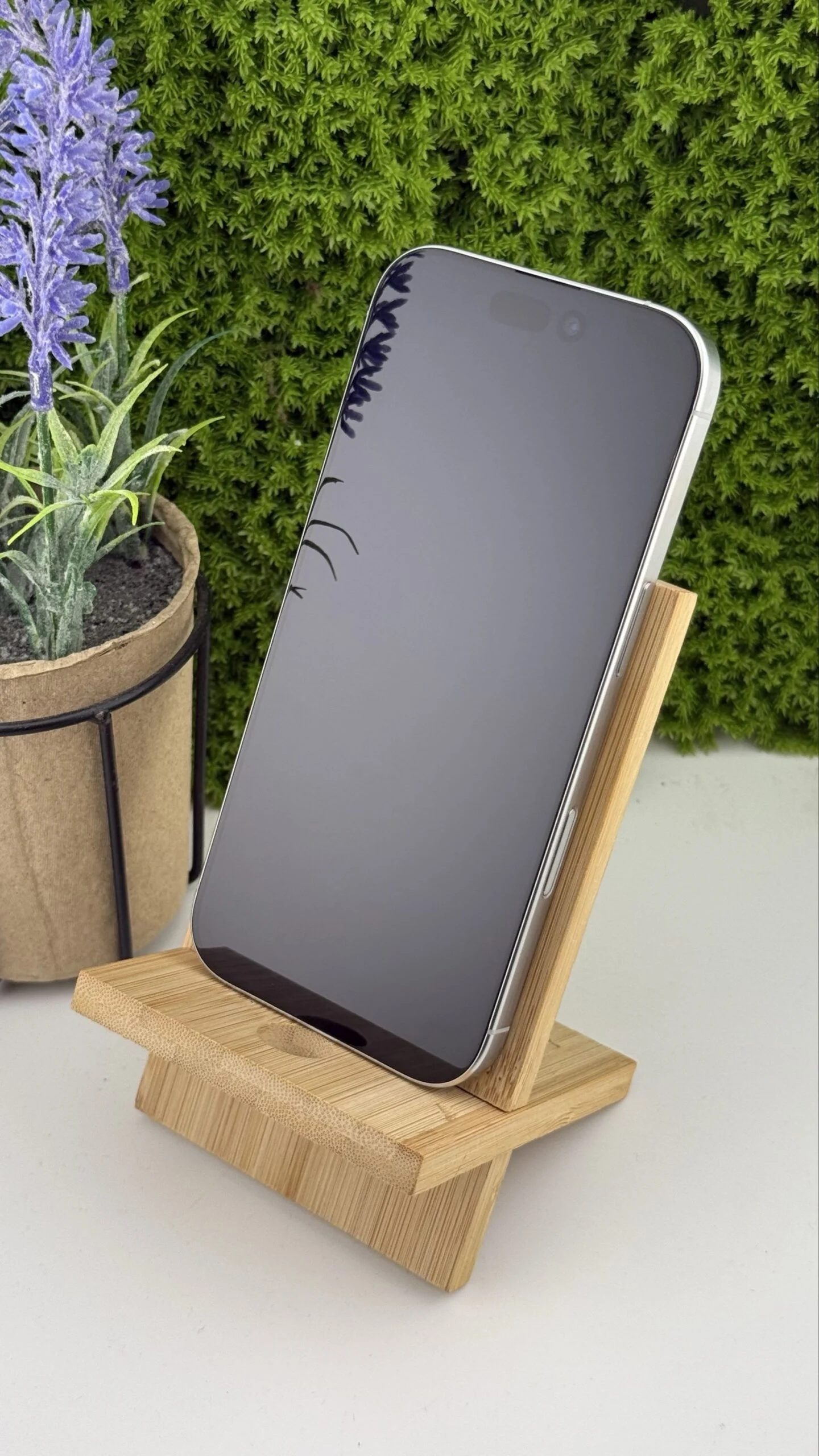 iPhone 16 Pro 128 GB White Titanium - zdjęcie 4